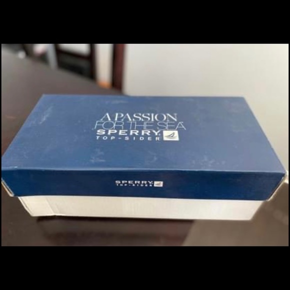 Brand new in box. Sperry Angelfish “Grey Plaid” - Picture 9 of 9